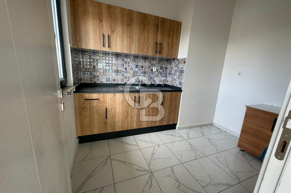 CB BLACK'TEN YALOVA YOLU ÜZERİ KİRALIK 100 METREKARE OFİS