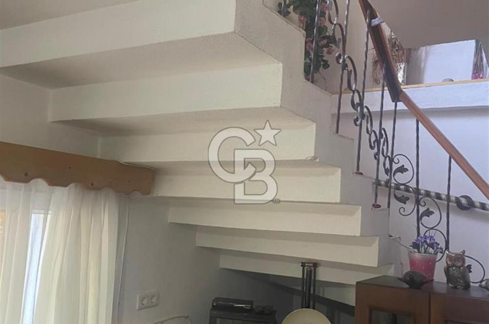 Kuşadası Kirazlı Köyü'nde 500 m² Arsalı, 6+2 Lüks Müstakil Ev