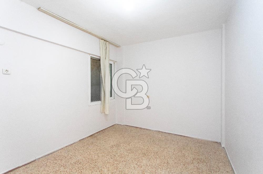 Foça Merkezde Sahile Yürüme Mesafesinde Satılık 2+1 Daire