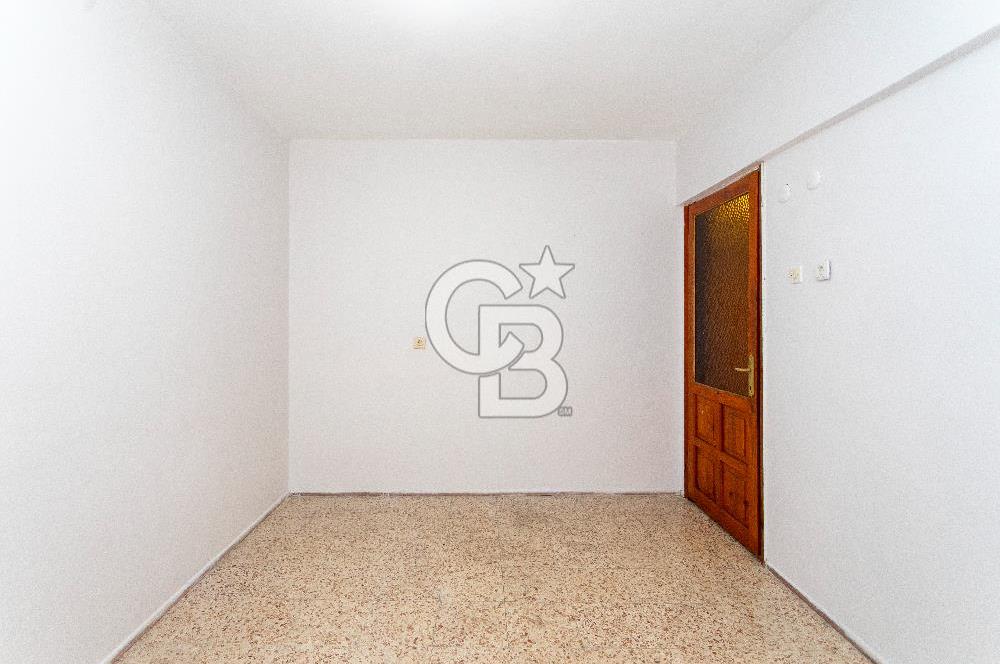 Foça Merkezde Sahile Yürüme Mesafesinde Satılık 2+1 Daire