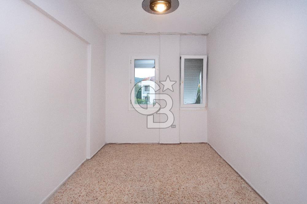 Foça Merkezde Sahile Yürüme Mesafesinde Satılık 2+1 Daire