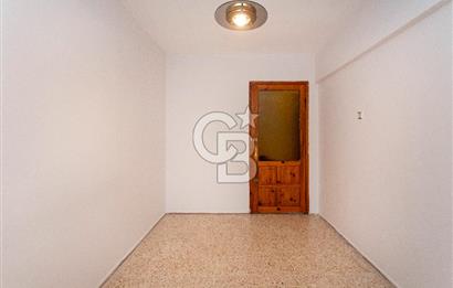 Foça Merkezde Sahile Yürüme Mesafesinde Satılık 2+1 Daire