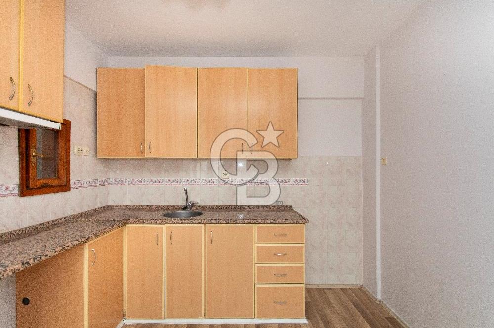 Foça Merkezde Sahile Yürüme Mesafesinde Satılık 2+1 Daire