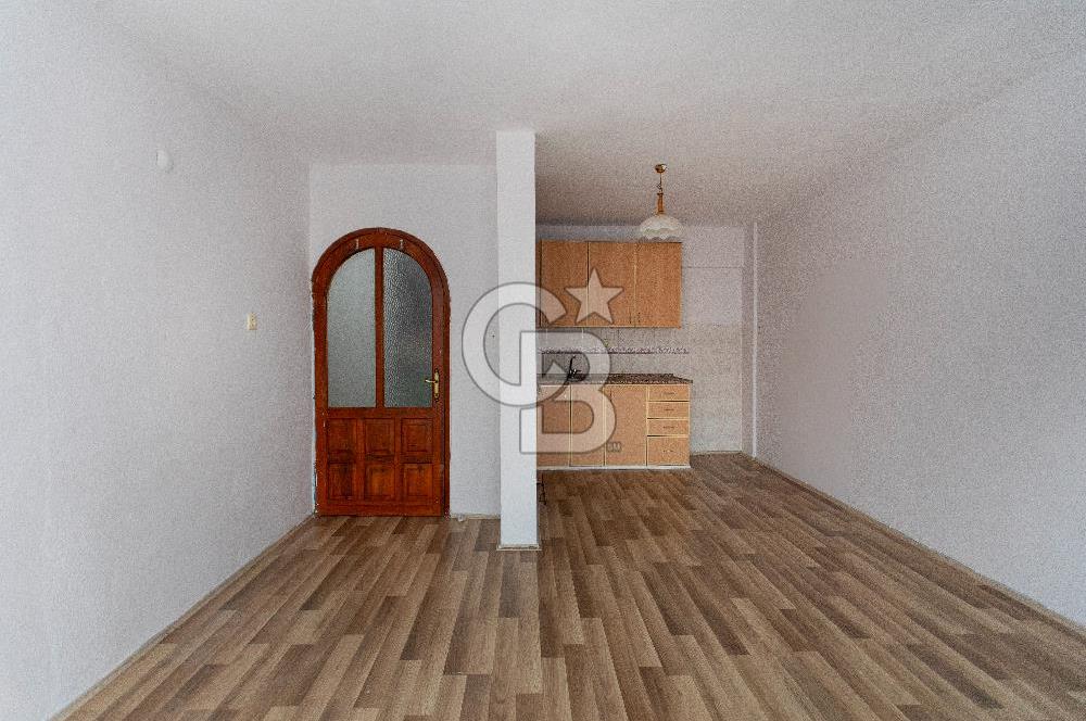 Foça Merkezde Sahile Yürüme Mesafesinde Satılık 2+1 Daire
