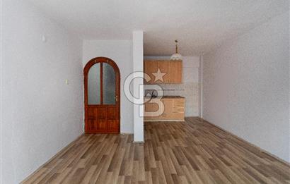 Foça Merkezde Sahile Yürüme Mesafesinde Satılık 2+1 Daire