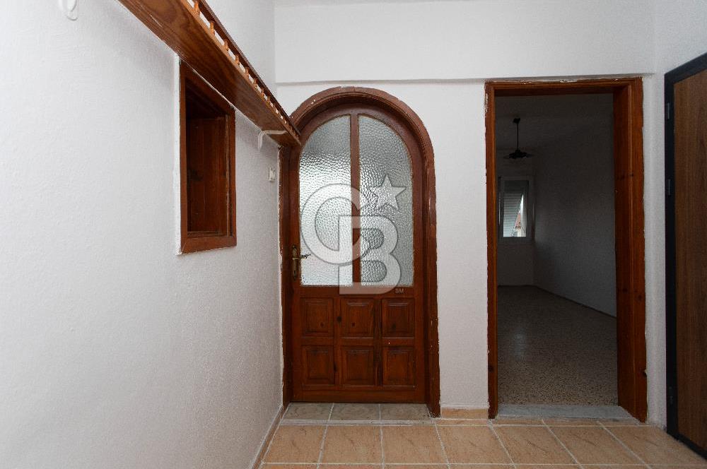 Foça Merkezde Sahile Yürüme Mesafesinde Satılık 2+1 Daire