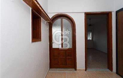 Foça Merkezde Sahile Yürüme Mesafesinde Satılık 2+1 Daire