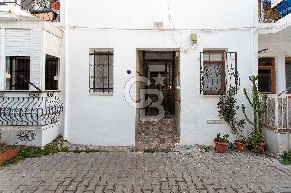 Foça Merkezde Sahile Yürüme Mesafesinde Satılık 2+1 Daire
