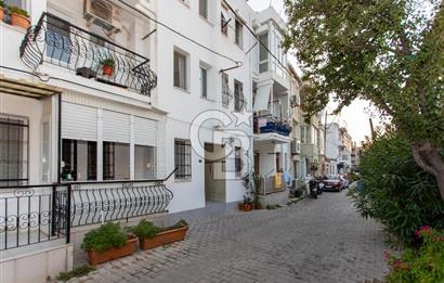 Foça Merkezde Sahile Yürüme Mesafesinde Satılık 2+1 Daire