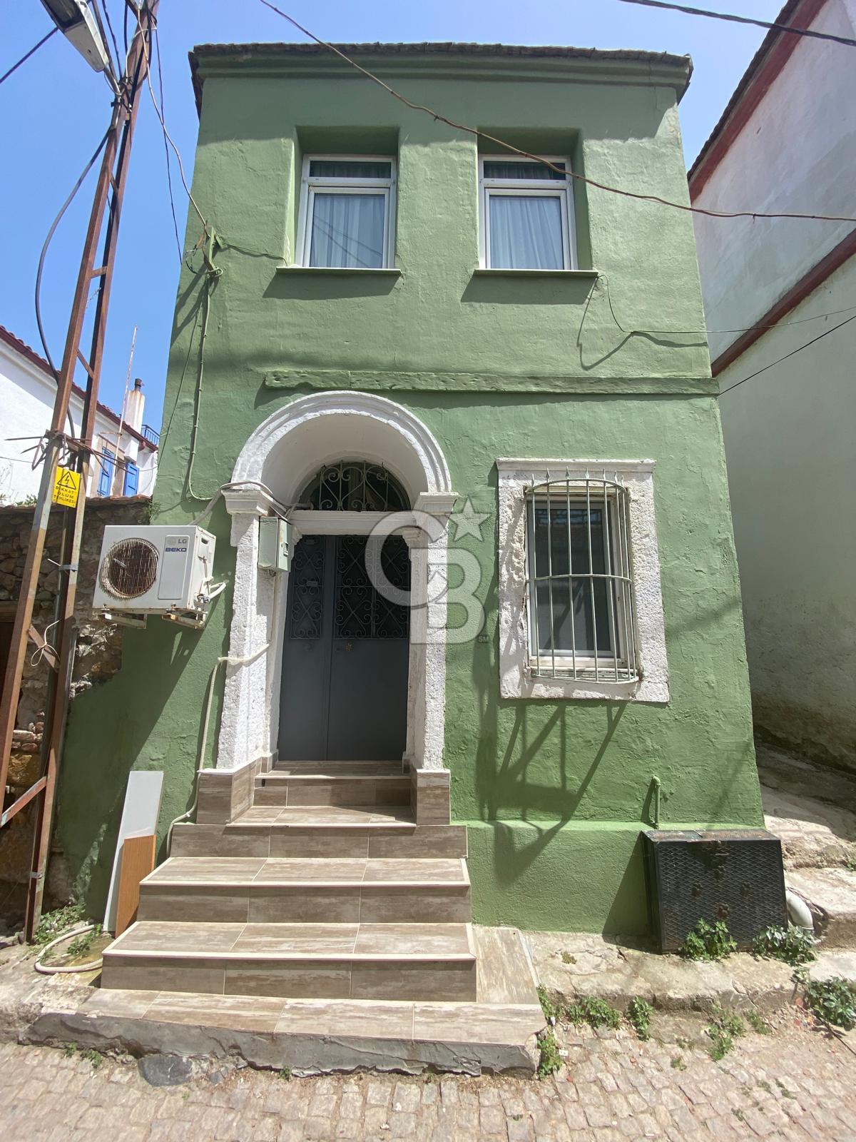 Ayvalık merkez satılık 2 + 1 müstakil ev