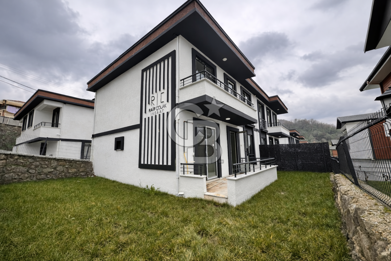 CB ENVOY | Gölcük İhsaniye Merkez'de 4+1 Bahçeli Dubleks Villa