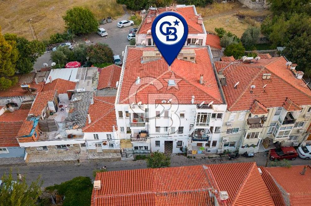 Foça Merkezde Sahile Yürüme Mesafesinde Satılık 2+1 Daire