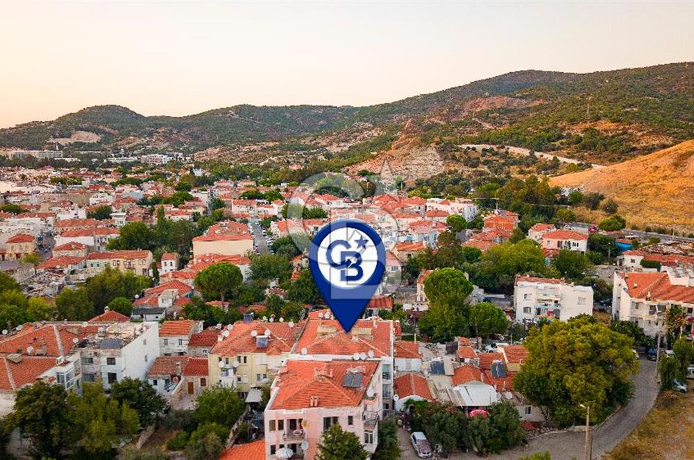 Foça Merkezde Sahile Yürüme Mesafesinde Satılık 2+1 Daire