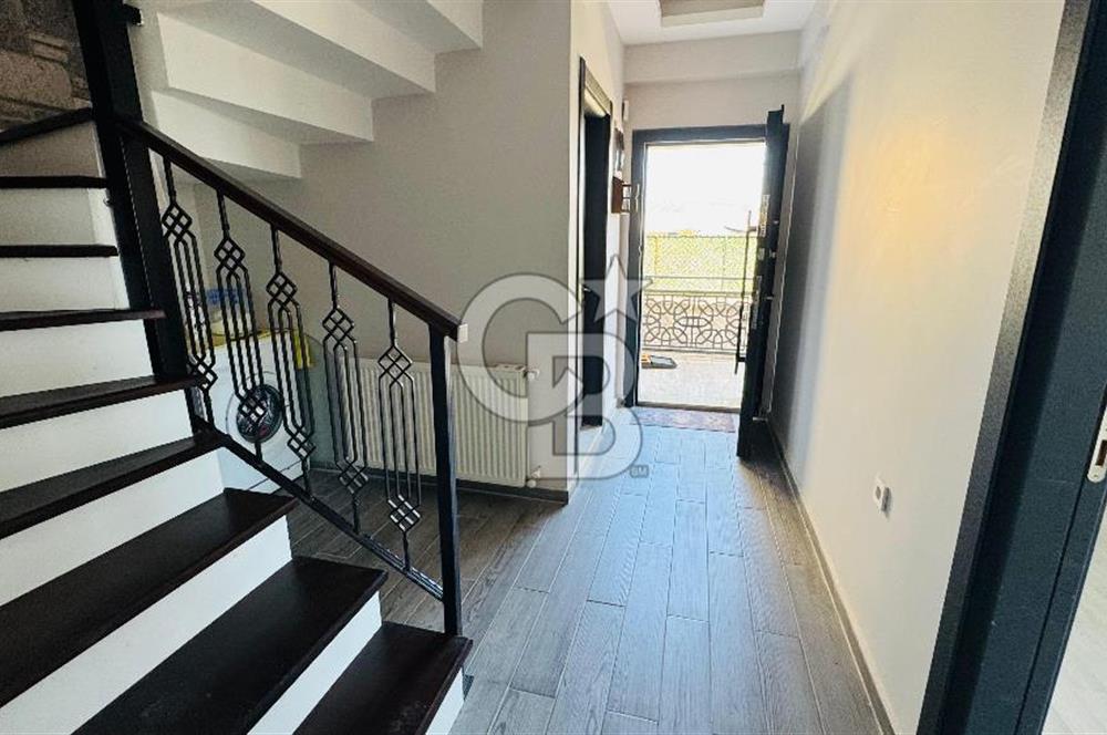 Foça Bağarası Kazım Dirik Mah 3+1 Eşyalı Kiralık Havuzlu Villa