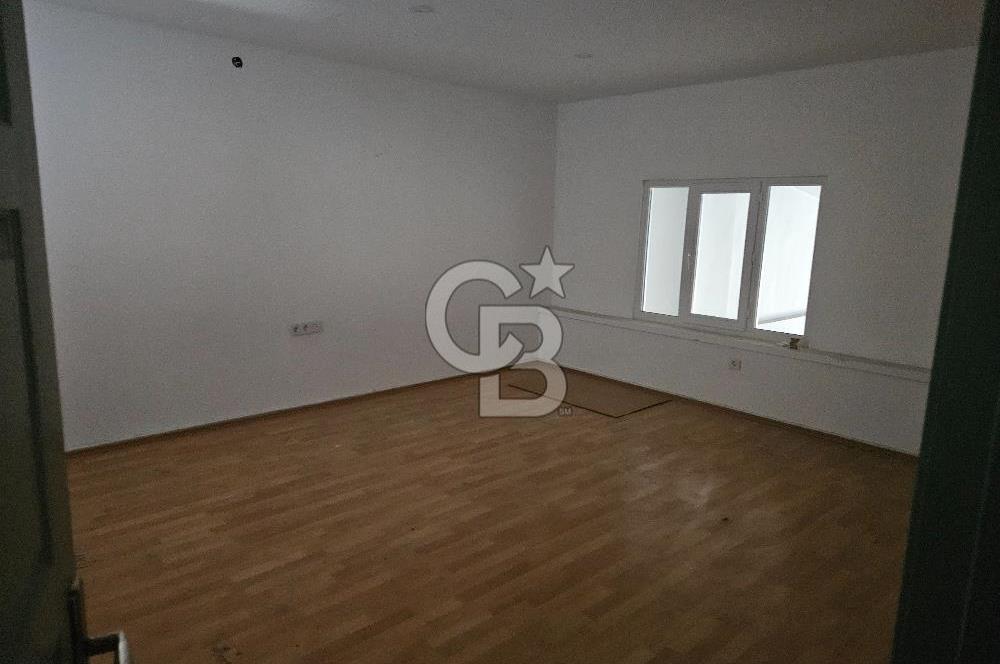 Karacaören Sanayi Sitesi'nde 350 m² Asma Katlı Kiralık İş Yeri & Ofis