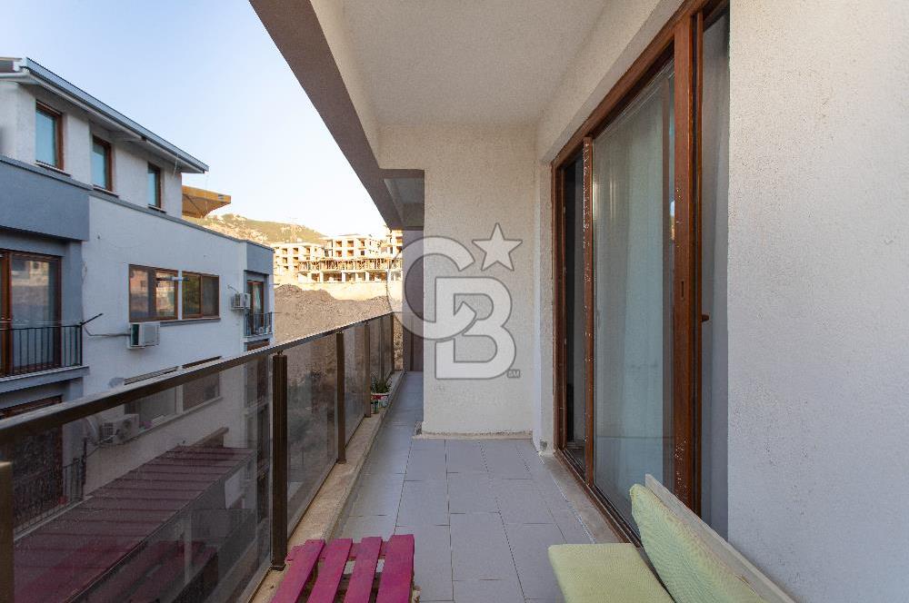 Yenifoça'da Full Deniz Manzaralı Satılık 3+1 Daire