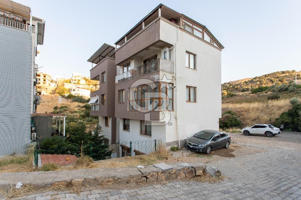 Yenifoça'da Full Deniz Manzaralı Satılık 3+1 Daire