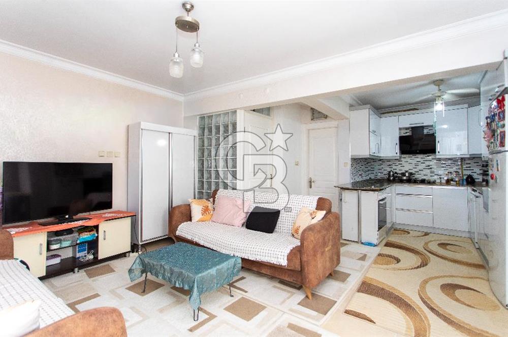 Yeni Foça’da Eşyalı, Bahçeli ve Geniş Yaşam Alanına Sahip 5+1 Tripleks Villa