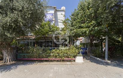 Yeni Foça’da Eşyalı, Bahçeli ve Geniş Yaşam Alanına Sahip 5+1 Tripleks Villa