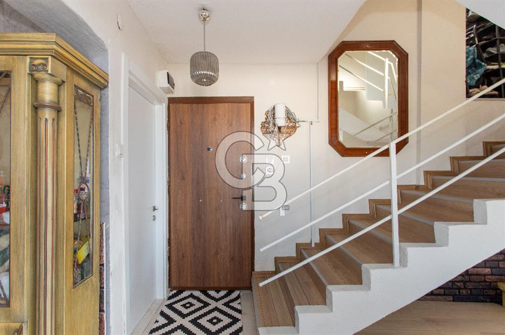 Yenifoça Donatkent'te Satılık Deniz Manzaralı Müstakil 3+1 Villa​