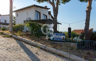 Yenifoça Donatkent'te Satılık Deniz Manzaralı Müstakil 3+1 Villa​