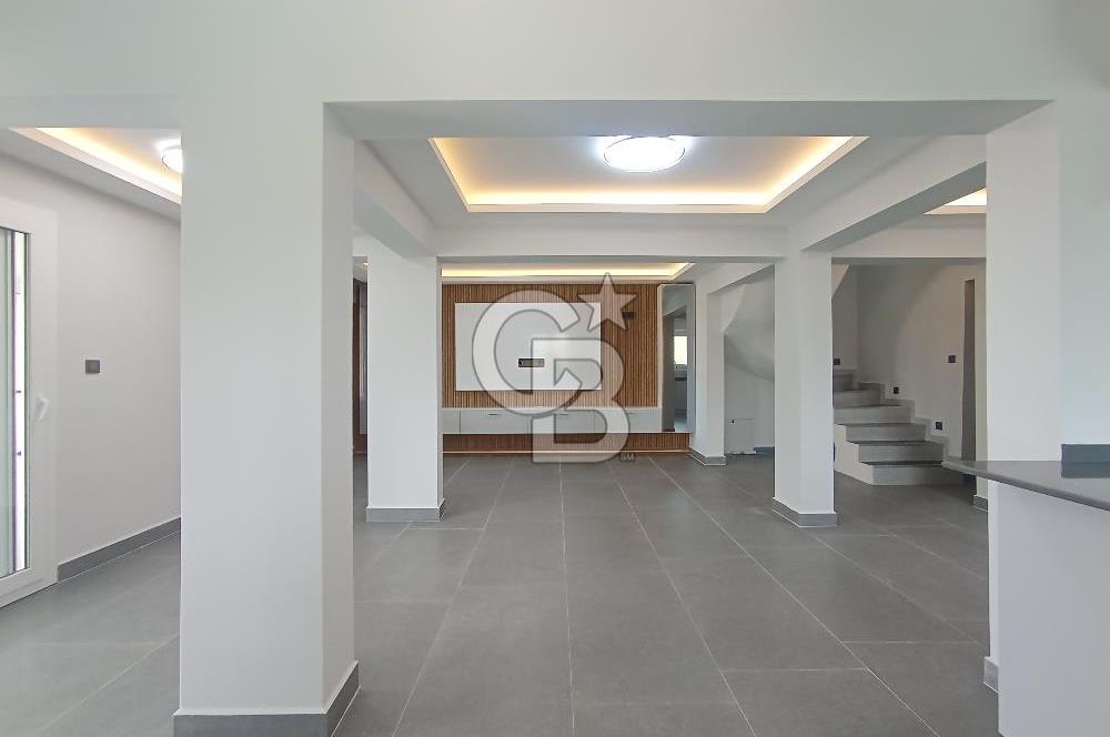 ÇEŞME GERMİYAN 4+2 DUBLEKS HAVUZLU SATILIK VİLLA