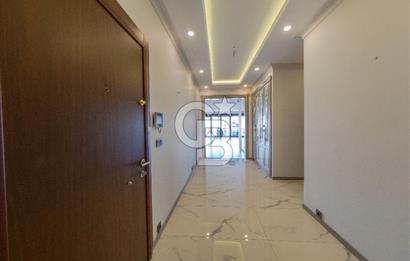 BAĞDAT CADDESİ'NDE KİRALIK DENİZ MANZARALI KATTA TEK 5+1 DAİRE
