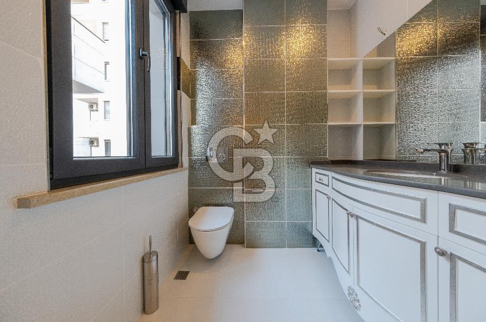 BAĞDAT CADDESİ'NDE KİRALIK DENİZ MANZARALI KATTA TEK 5+1 DAİRE