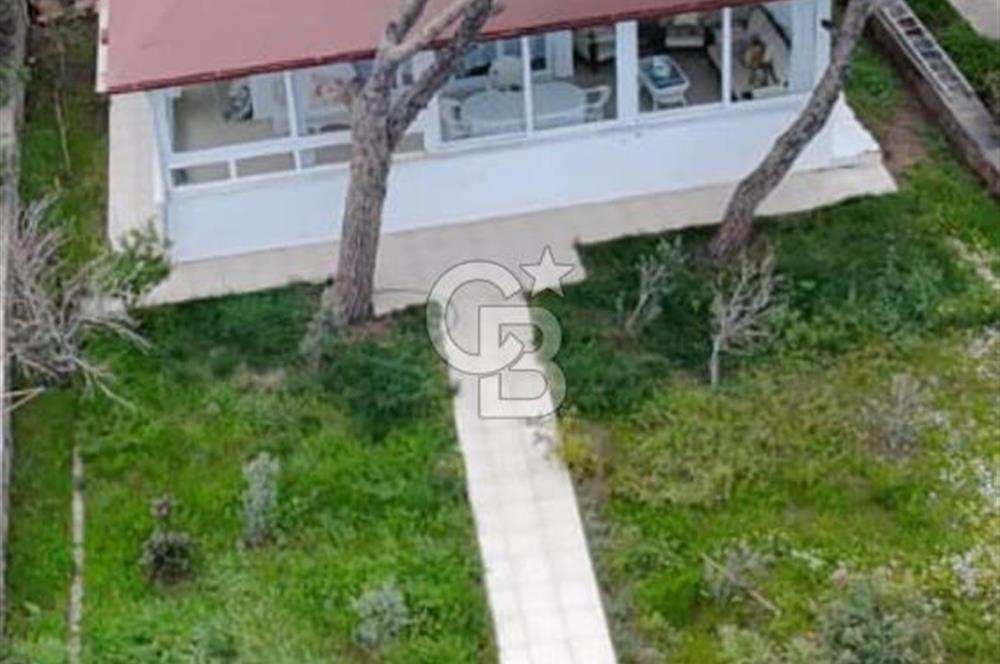 Ayvalık'ta Denize Sıfır Konumda Satılık 3+1 Müstakil Ev 