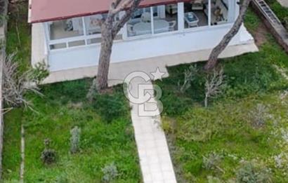 Ayvalık'ta Denize Sıfır Konumda Satılık 3+1 Müstakil Ev 