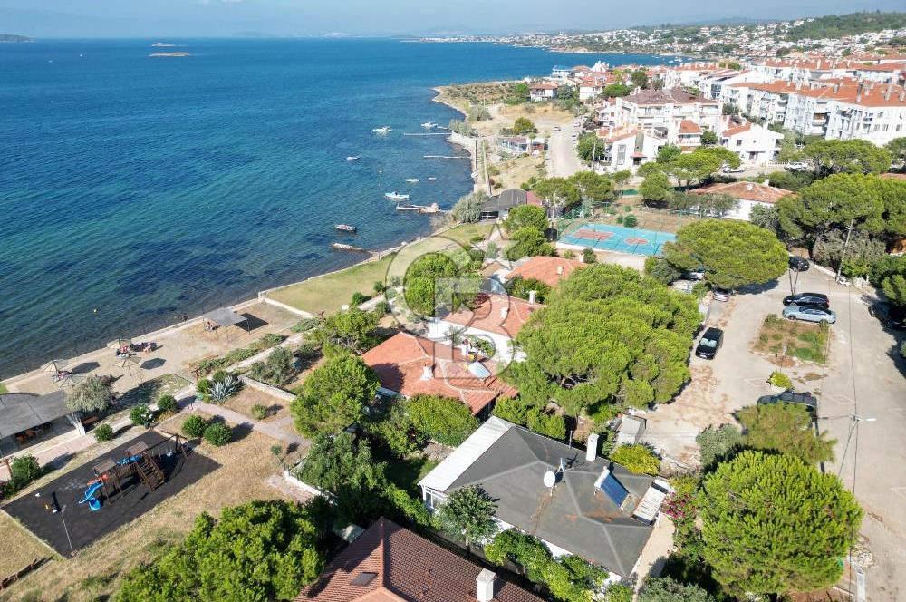 Ayvalık'ta Denize Sıfır Konumda Satılık 3+1 Müstakil Ev 
