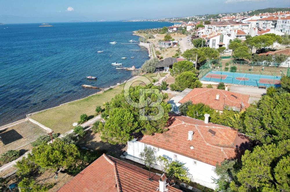 Ayvalık'ta Denize Sıfır Konumda Satılık 3+1 Müstakil Ev 