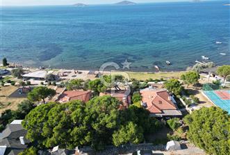 Ayvalık'ta Denize Sıfır Konumda Satılık 3+1 Müstakil Ev  - 11 - 369656