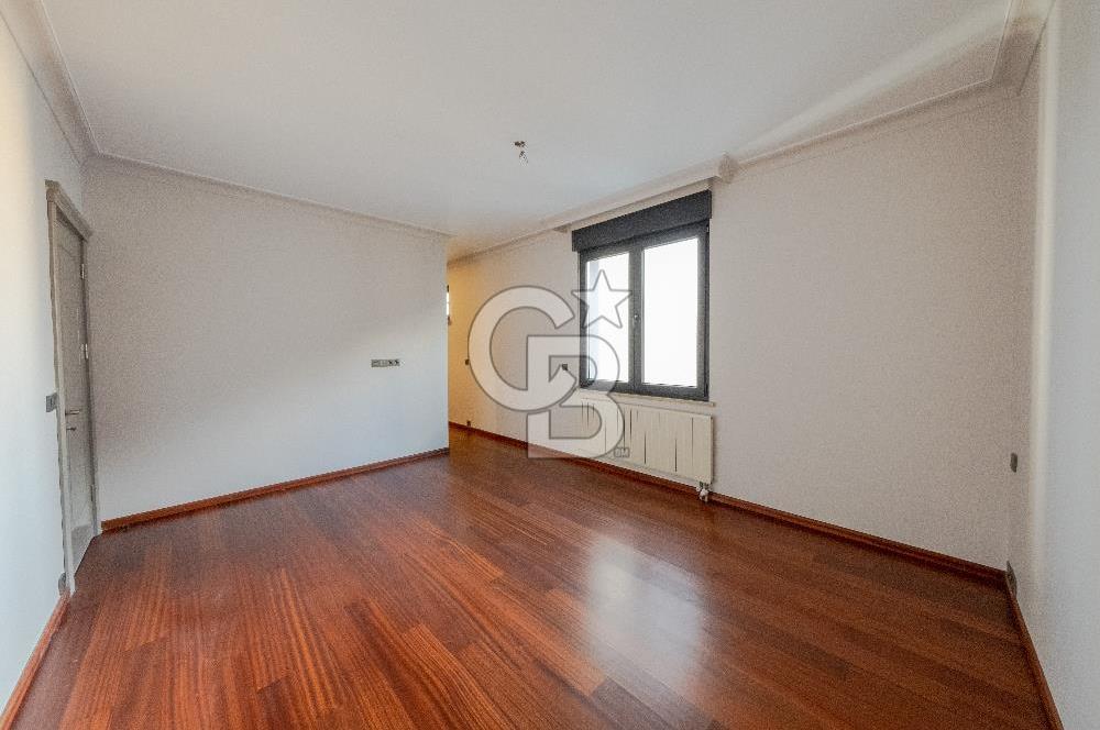 BAĞDAT CADDESİ'NDE KİRALIK DENİZ MANZARALI KATTA TEK 5+1 DAİRE