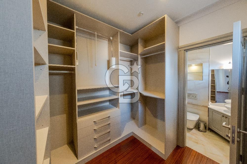 BAĞDAT CADDESİ'NDE KİRALIK DENİZ MANZARALI KATTA TEK 5+1 DAİRE