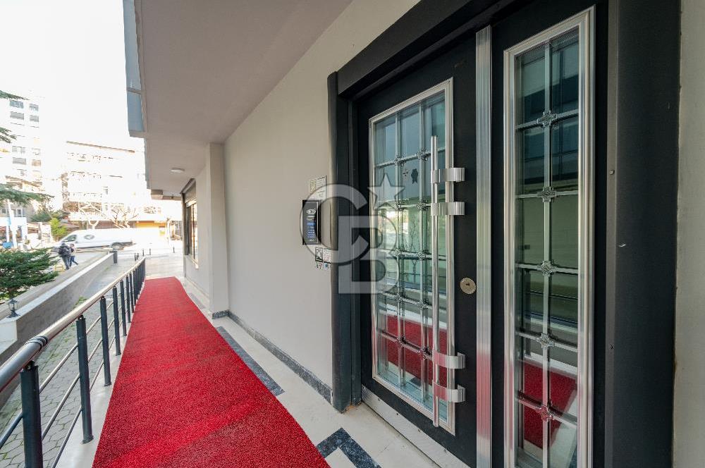 BAĞDAT CADDESİ'NDE KİRALIK DENİZ MANZARALI KATTA TEK 5+1 DAİRE