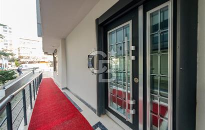 BAĞDAT CADDESİ'NDE KİRALIK DENİZ MANZARALI KATTA TEK 5+1 DAİRE