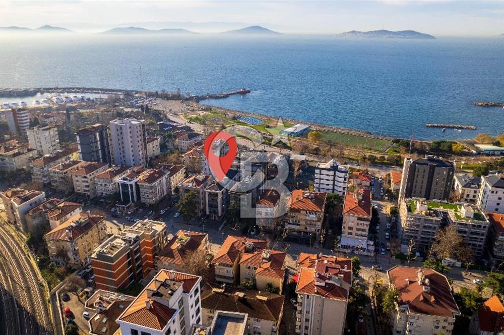 BAĞDAT CADDESİ'NDE KİRALIK DENİZ MANZARALI KATTA TEK 5+1 DAİRE