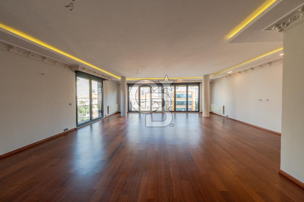 BAĞDAT CADDESİ'NDE KİRALIK DENİZ MANZARALI KATTA TEK 5+1 DAİRE
