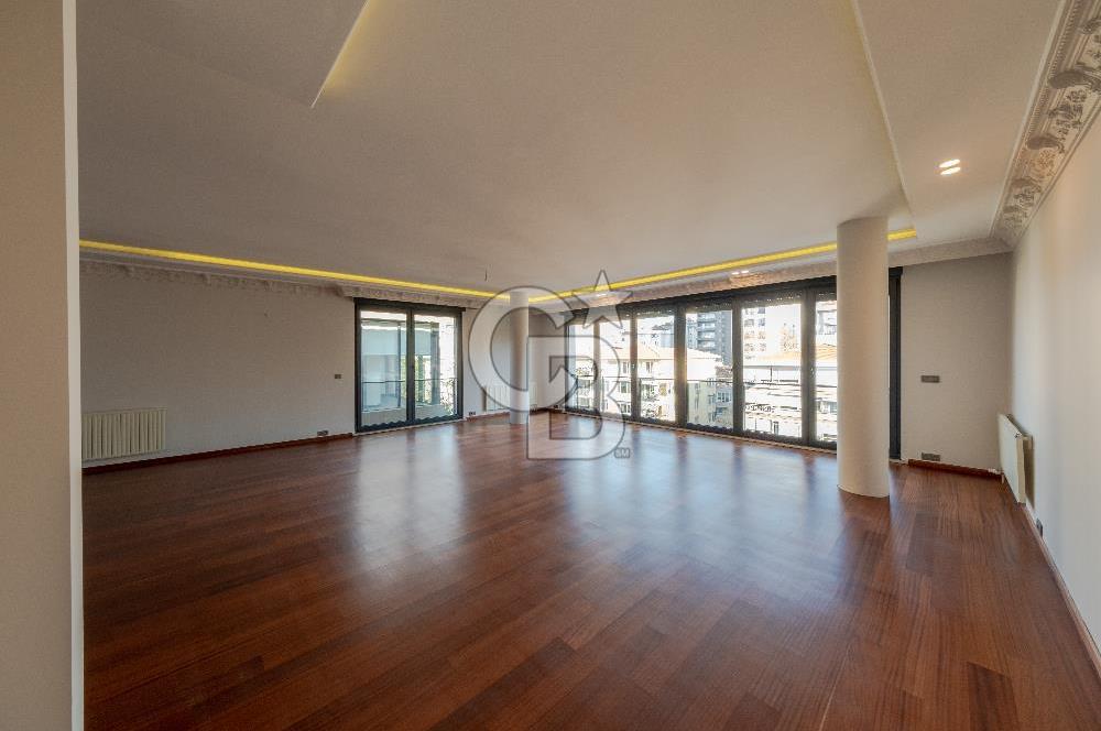 BAĞDAT CADDESİ'NDE KİRALIK DENİZ MANZARALI KATTA TEK 5+1 DAİRE