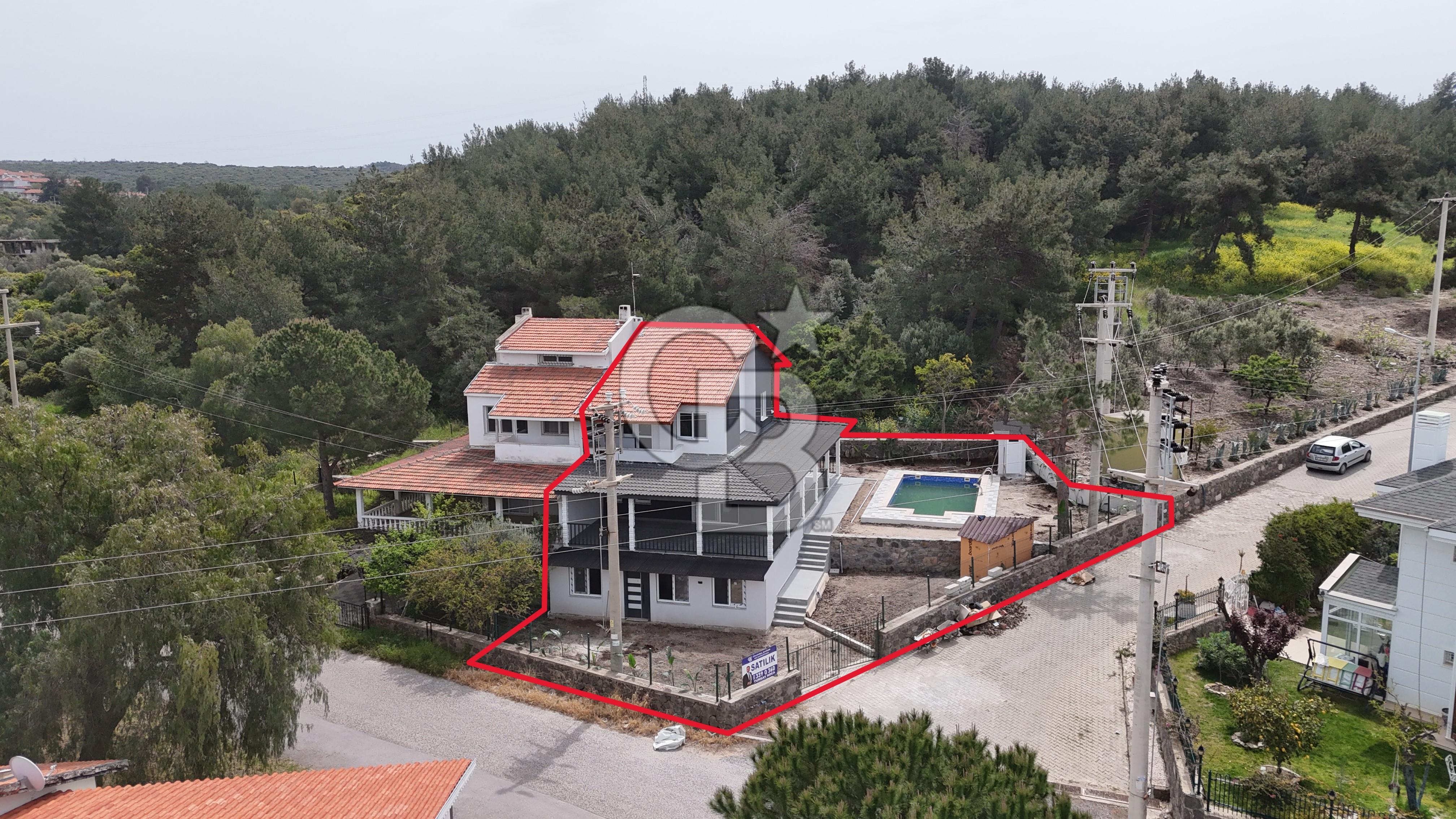 ÇEŞME GERMİYAN 4+2 DUBLEKS HAVUZLU SATILIK VİLLA
