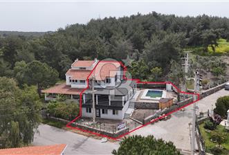 ÇEŞME GERMİYAN 4+2 DUBLEKS HAVUZLU SATILIK VİLLA - 1 - 369659