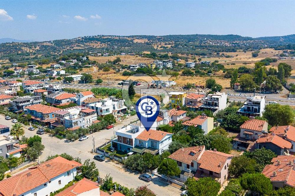 Yeni Foça Gencelli’de Denize 50 Metre Mesafede, Kış Bahçeli 2+1 Dubleks