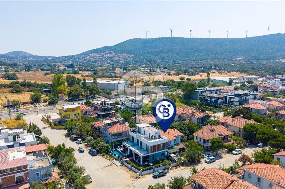 Yeni Foça Gencelli’de Denize 50 Metre Mesafede, Kış Bahçeli 2+1 Dubleks