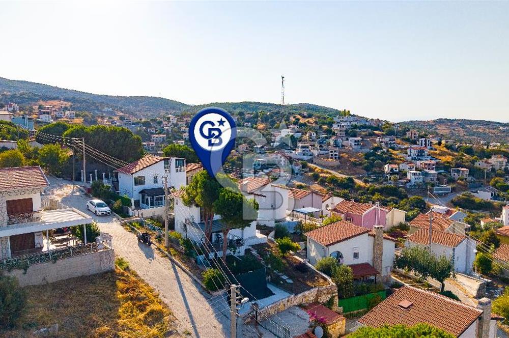 Yenifoça Donatkent'te Satılık Deniz Manzaralı Müstakil 3+1 Villa​