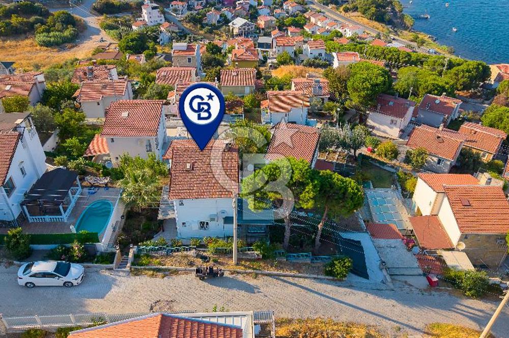Yenifoça Donatkent'te Satılık Deniz Manzaralı Müstakil 3+1 Villa​
