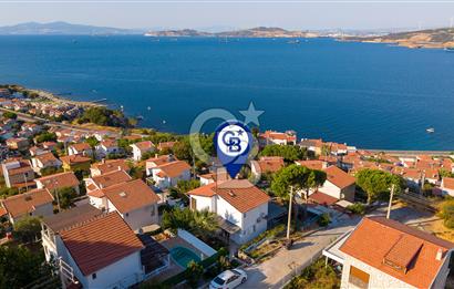 Yenifoça Donatkent'te Satılık Deniz Manzaralı Müstakil 3+1 Villa​