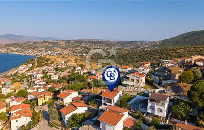 Yenifoça Donatkent'te Satılık Deniz Manzaralı Müstakil 3+1 Villa​