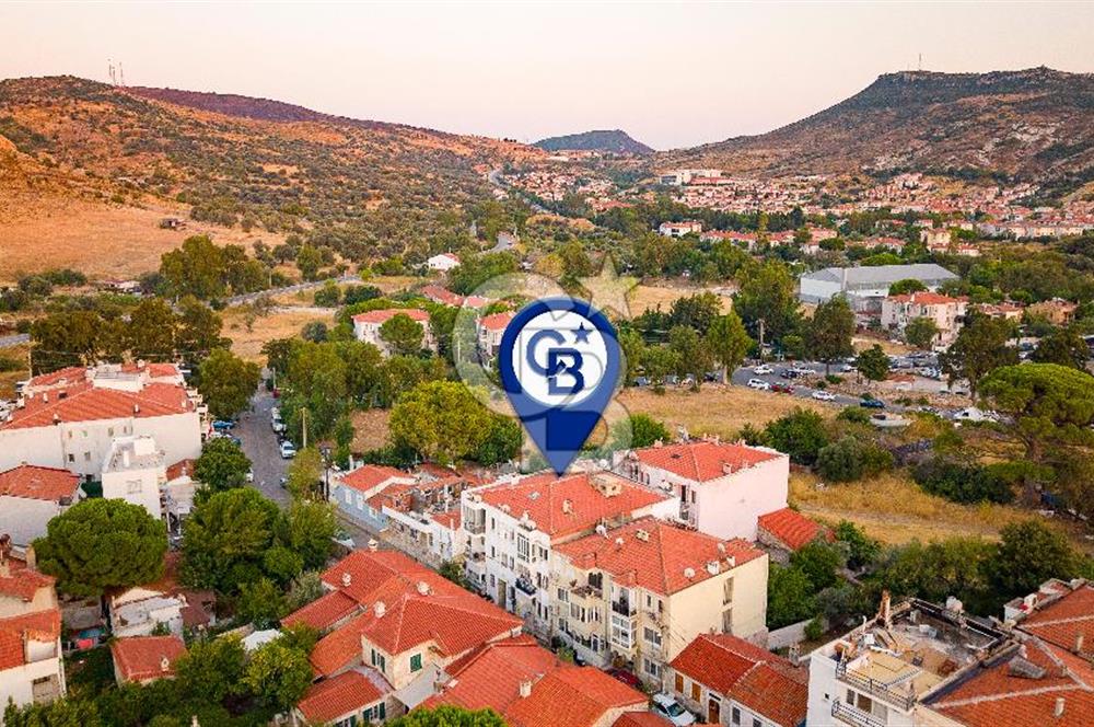 Foça Merkezde Sahile Yürüme Mesafesinde Satılık 2+1 Daire