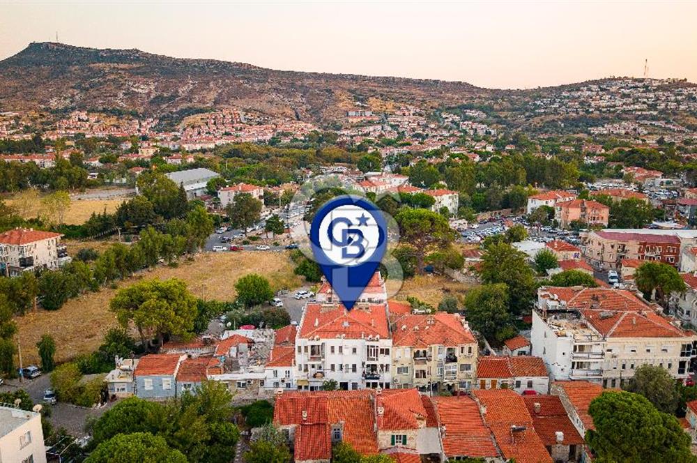 Foça Merkezde Sahile Yürüme Mesafesinde Satılık 2+1 Daire